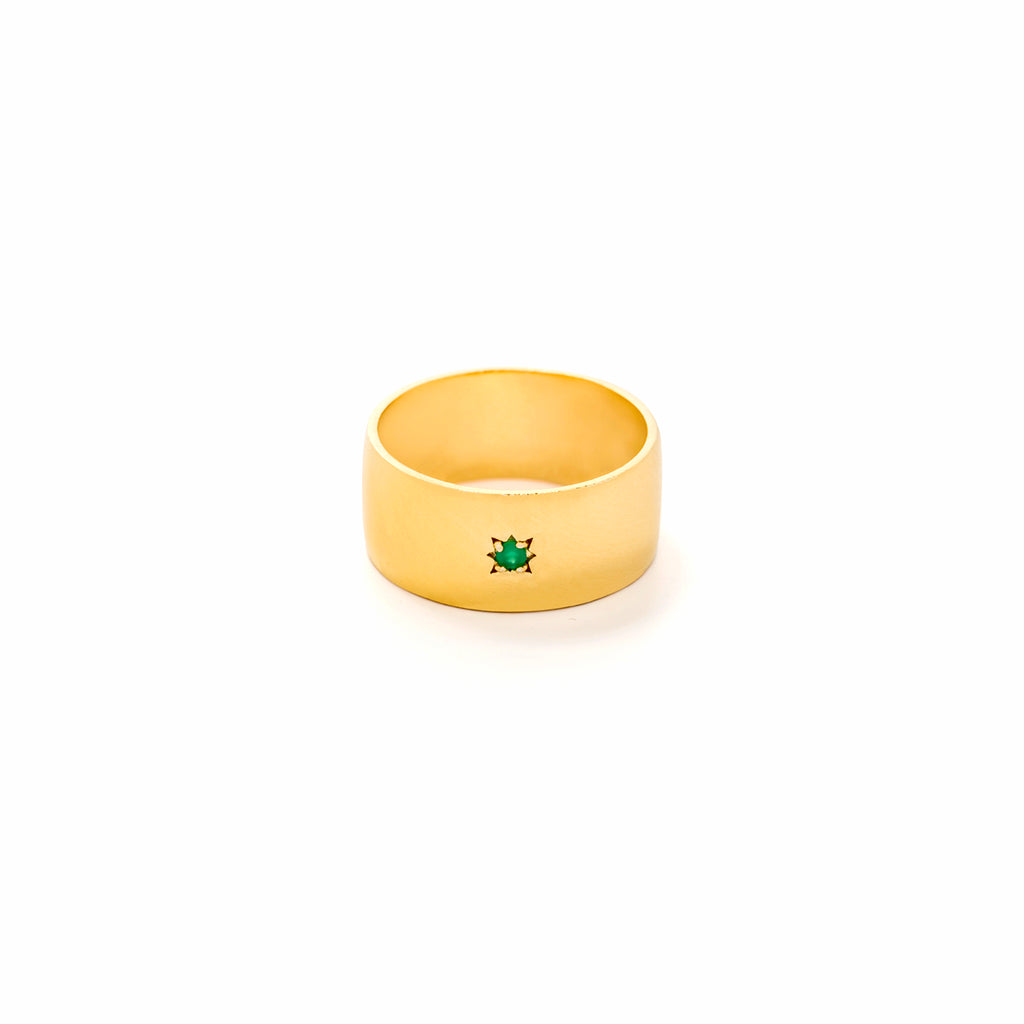 Designed by Wanderlust Life, the Sigaro ring is a statement, chunky band ring featuring a star set Green Onyx Gemstone